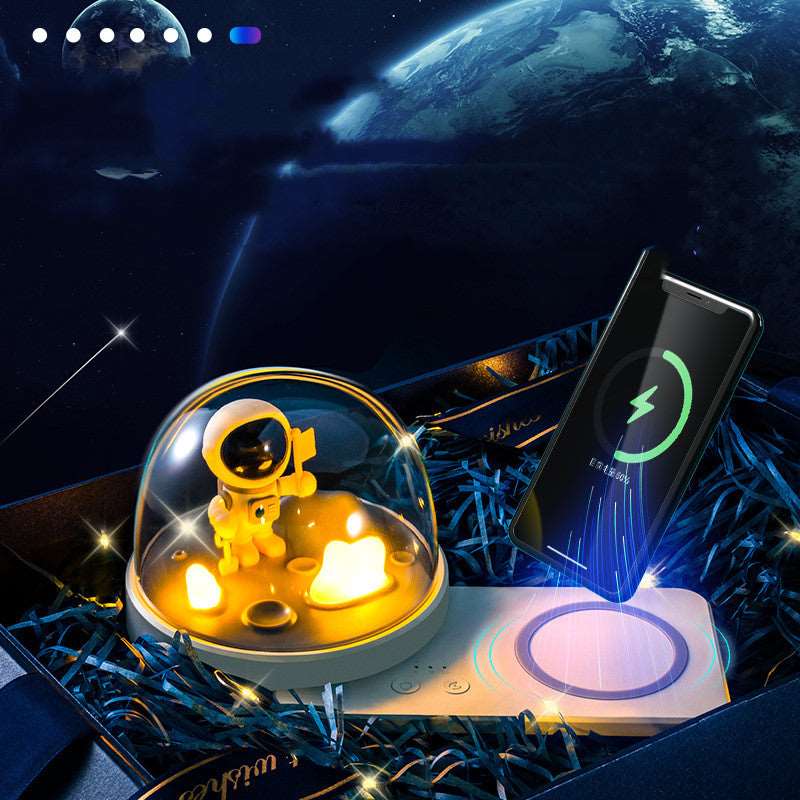 Astronaut Wireless Charger Light